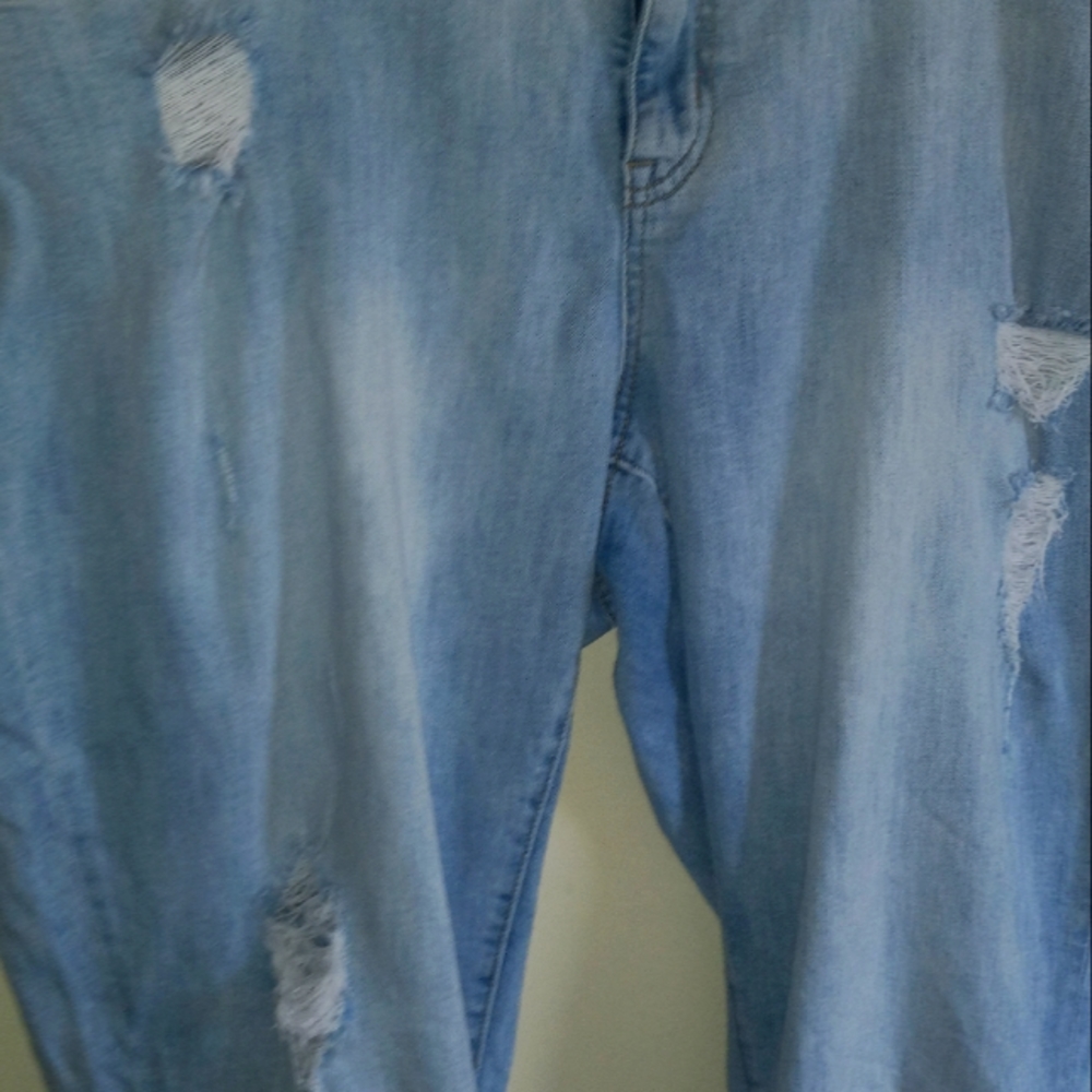 Lane Bryant Distressed Jeans, Size 22. EUC